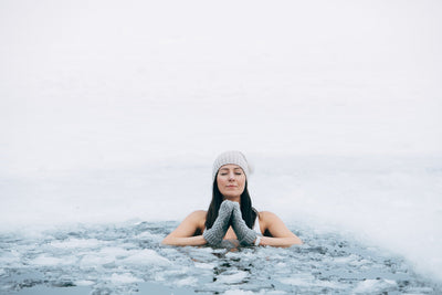 Eisbaden – Der eiskalte Trend für mehr Gesundheit und Wohlbefinden